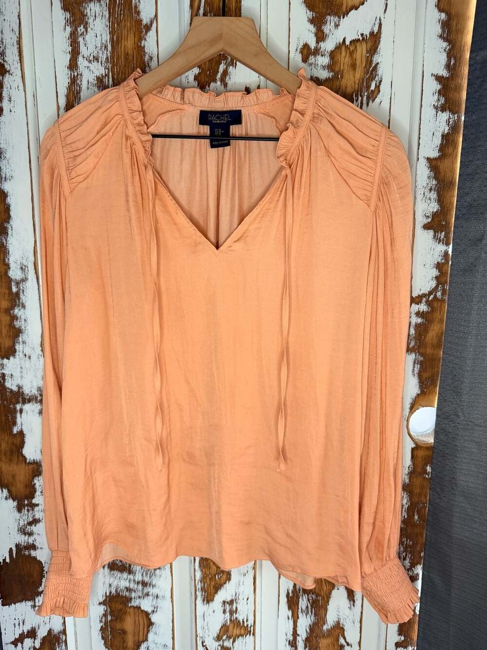 Rachel Roy Women’s Long Sleeve Sheer Blouse Size M Peach V-Neck Ruffle Trim